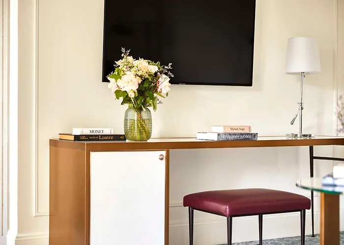 Top Paris Hotels with Pools: Your Guide to a Luxurious Retreat in the City of Light